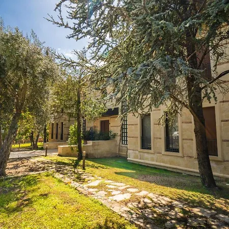 Villa Side